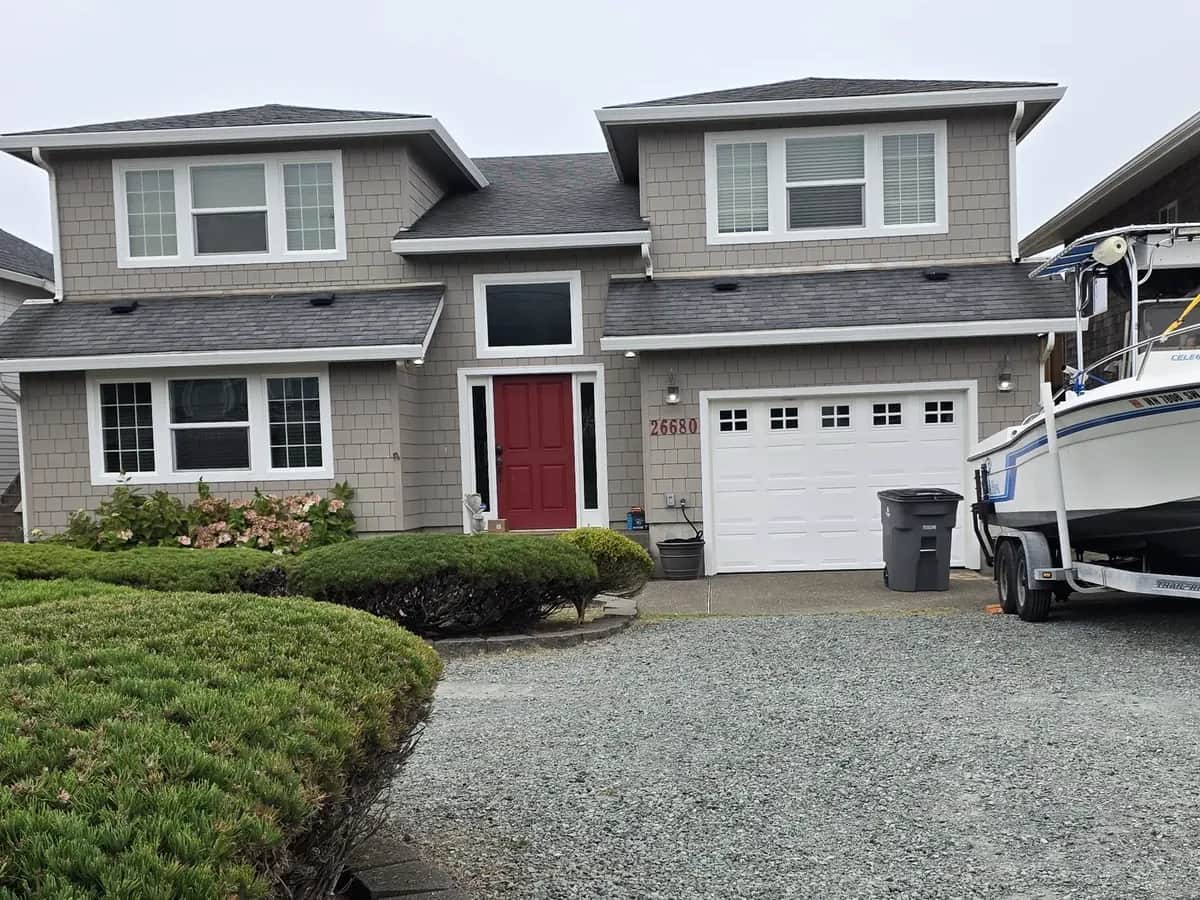 New lap siding courses on a Portland-metro home